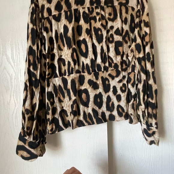 Leopard printed top - Picture 2 of 4